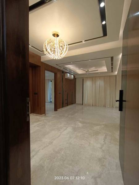  luxury-builder-floor-29 Living Area