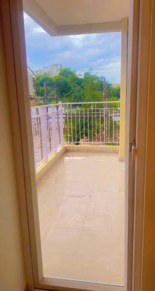  gls-avenue-81 Balcony