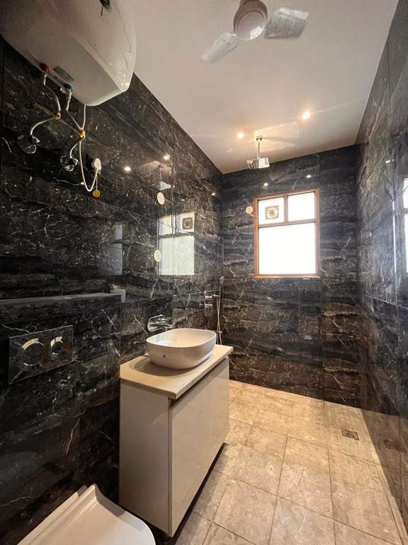  luxury builder floor by kuhad sector 57 Bathroom