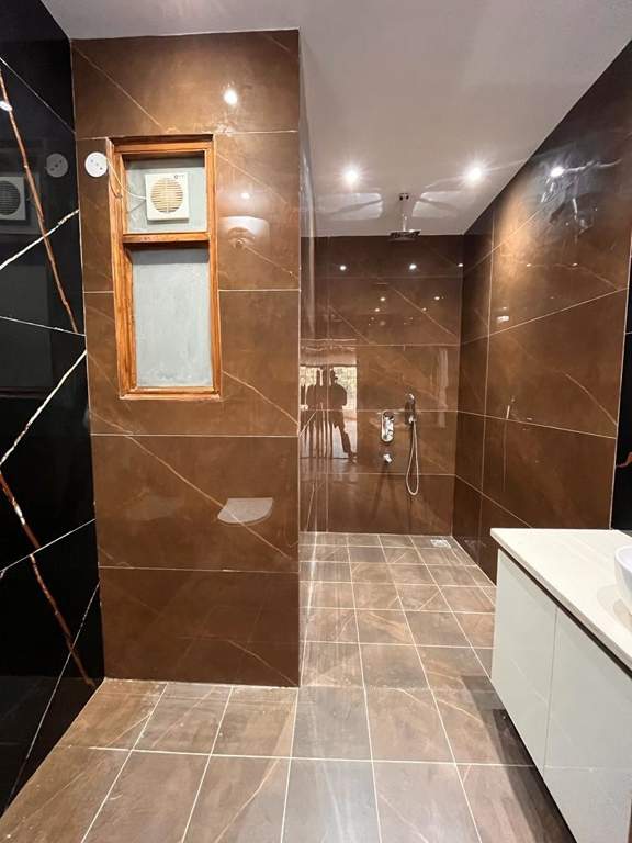  luxury builder floor by kuhad sector 57 Bathroom