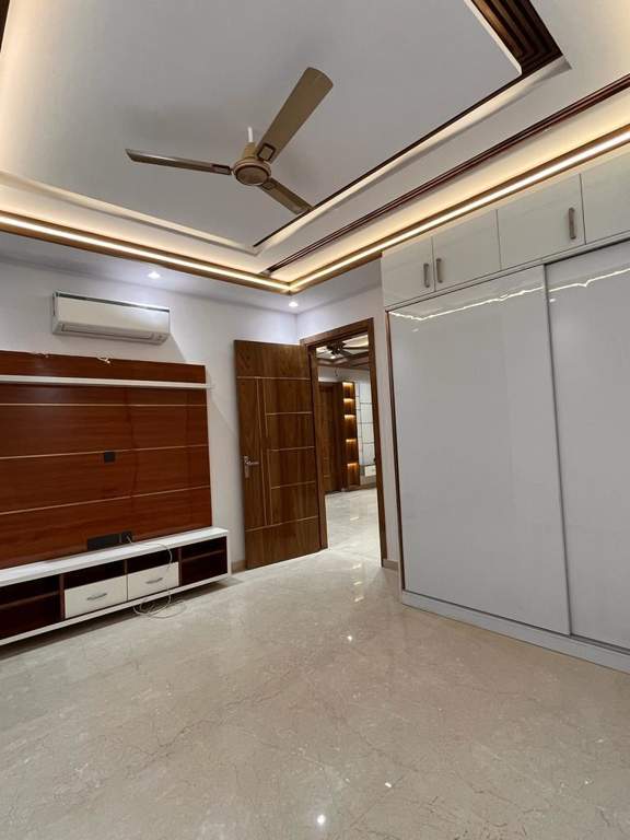  luxury builder floor by kuhad sector 57 Bedroom