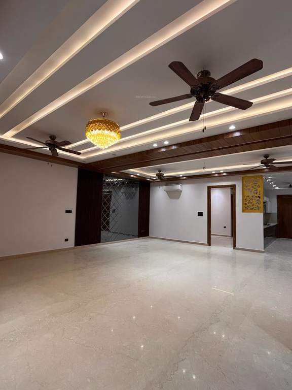  luxury builder floor by kuhad sector 57 Living Area