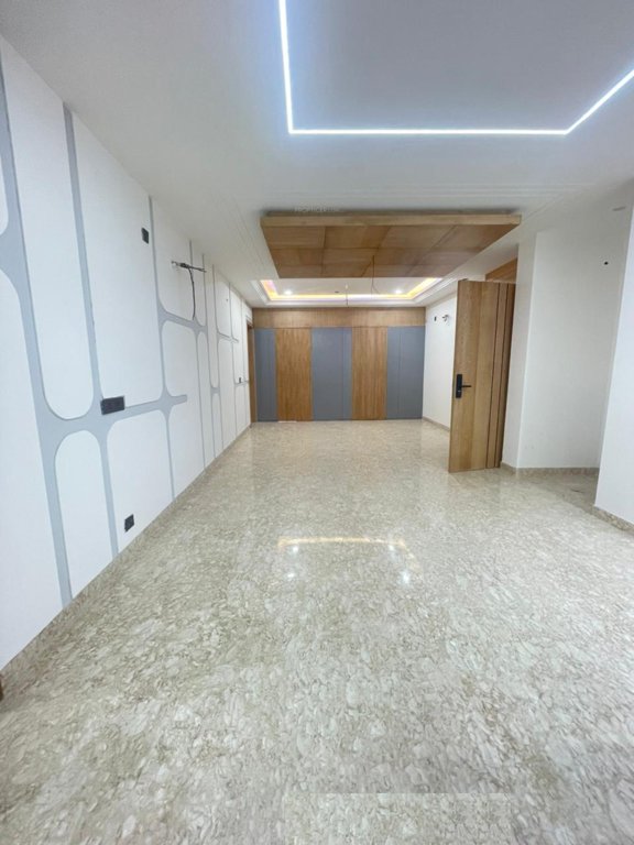  luxuary builder floor sector 56 Living Area