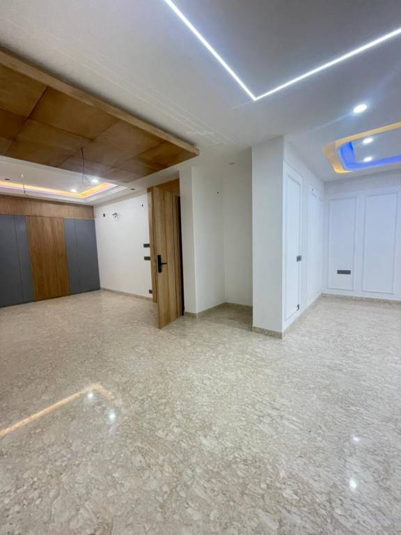  luxuary builder floor sector 56 Living Area