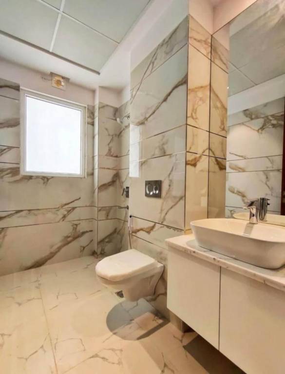  luxuary builder floor south city 2 Bathroom