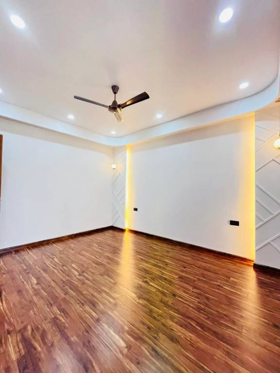  luxuary builder floor sector 57 Bedroom