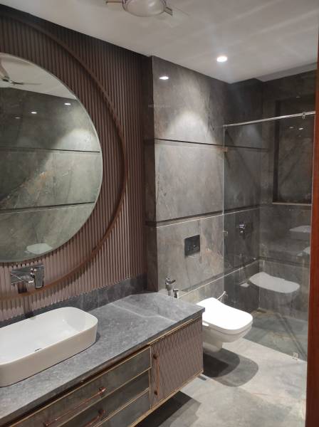  luxury-builder-floor-tgs-280 Bathroom
