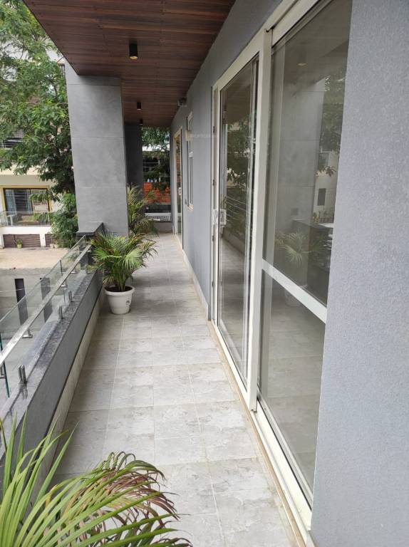  luxury builder floor 450 Balcony