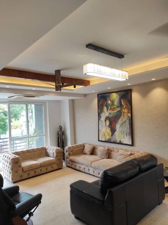  luxury builder floor 450 Living Area