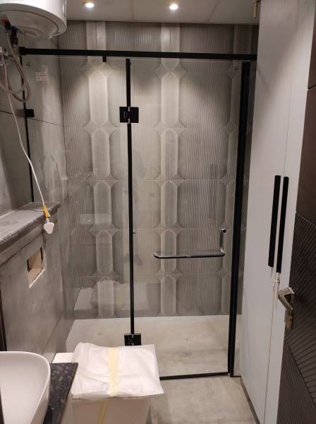  luxury-builder-floor-300 Bathroom