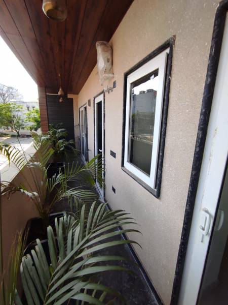  luxury-builder-floor-tgs-342 Balcony