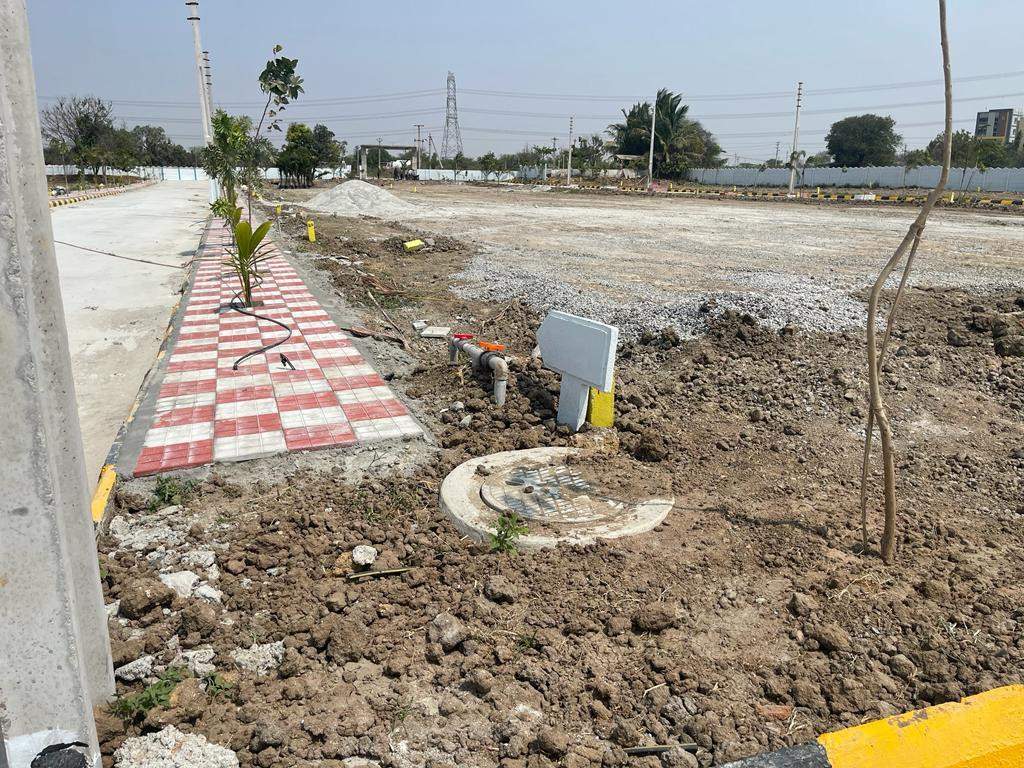  brindavanam  Plot