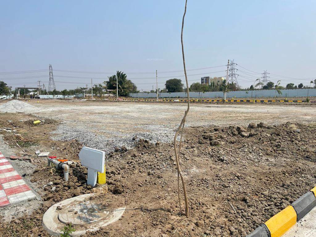  brindavanam  Plot