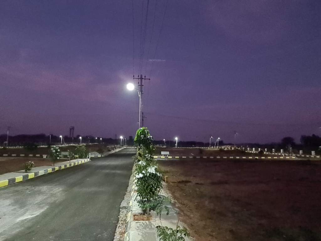  brindavanam  Plot