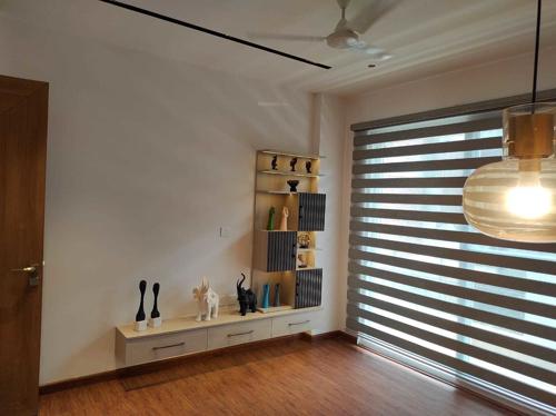  luxury-builder-floor-tgs-240 Living Area