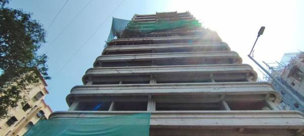 constructionStatus of Platinum Westwoods