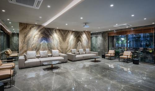  platinum-westwoods Waiting Lounge