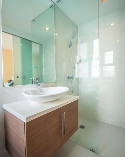  queen-of-spaces Bathroom