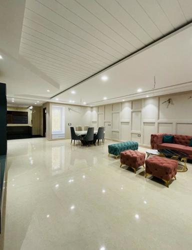  ultra-luxury-homes Living Area