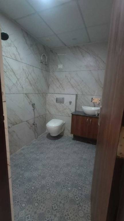  the emerald ii Bathroom