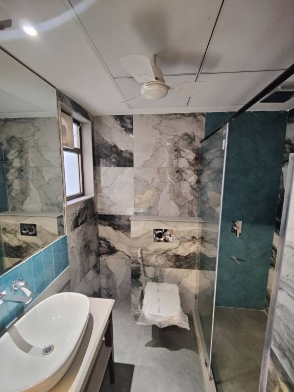  the emerald ii Bathroom