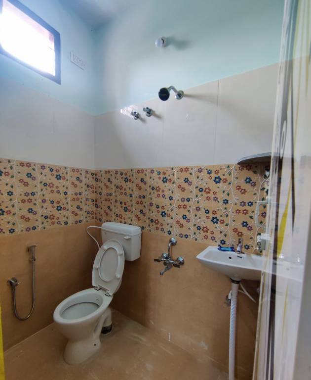  r n j villas Bathroom