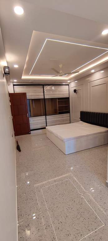  royal court i Bedroom