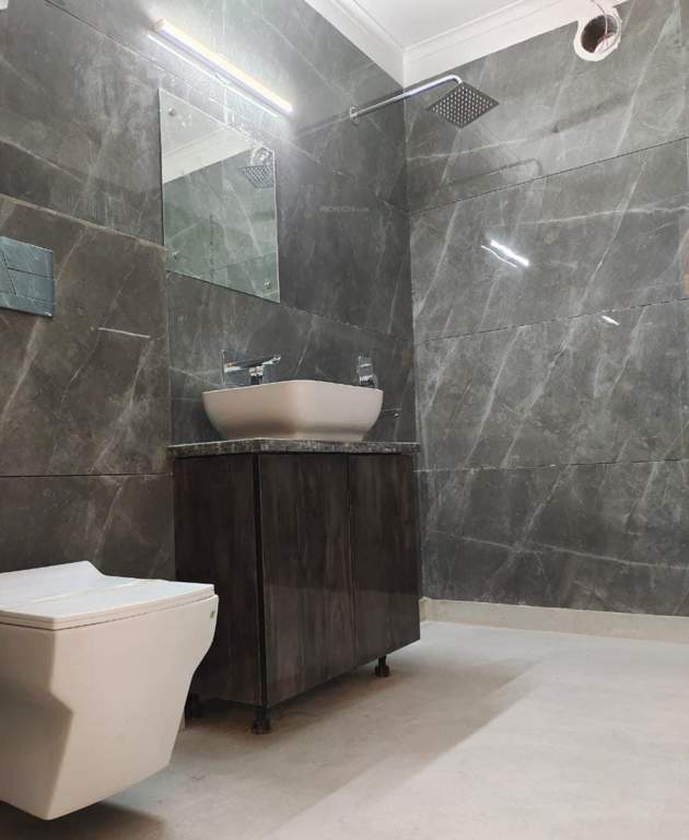  high end 275 sqyd Bathroom