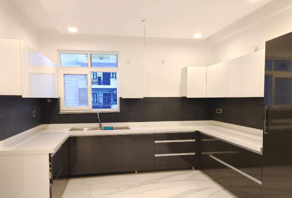  high end 275 sqyd Kitchen