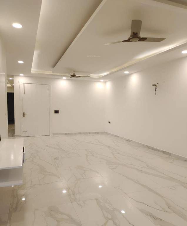  high end 275 sqyd Living Area