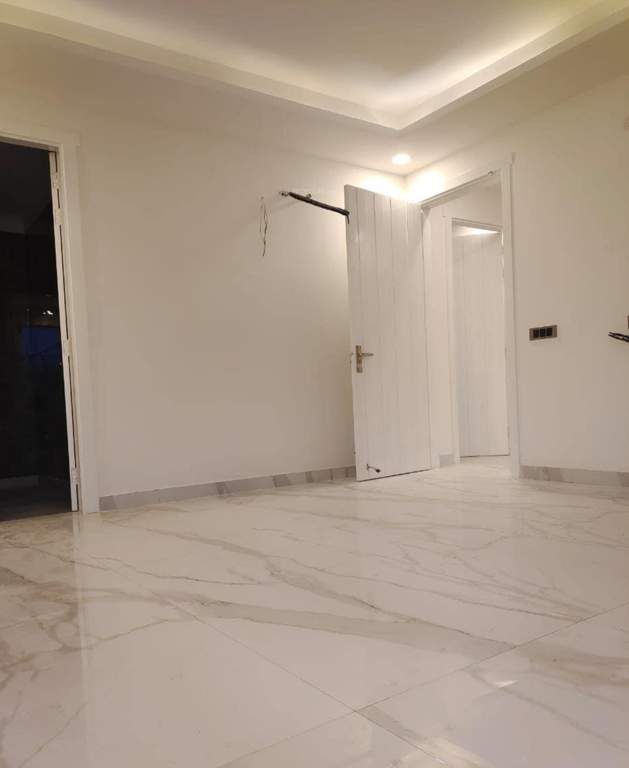  high end 275 sqyd Living Area