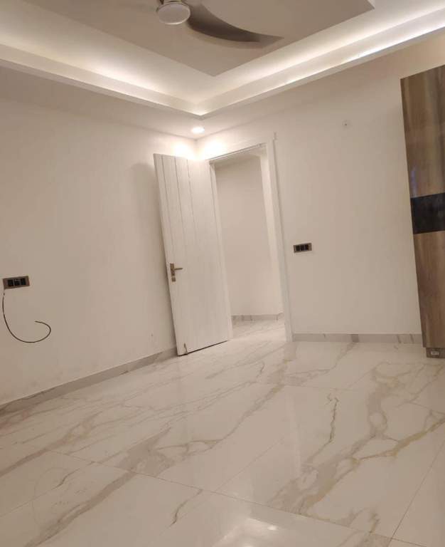  high end 275 sqyd Living Area