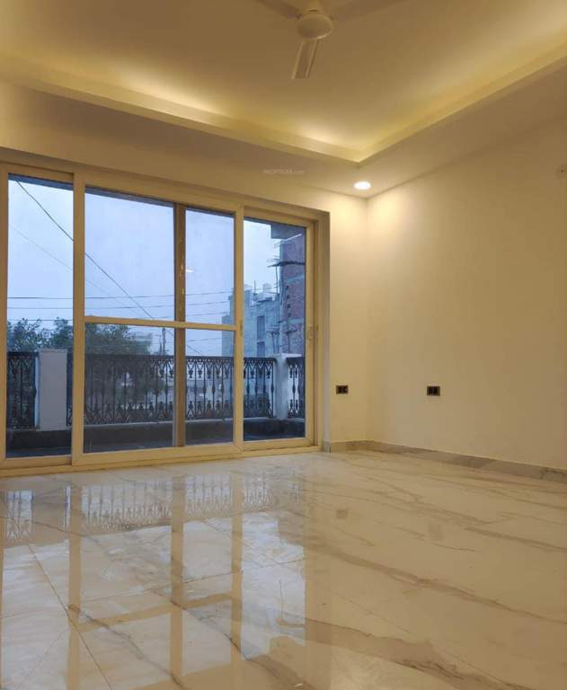  high end 275 sqyd Living Area