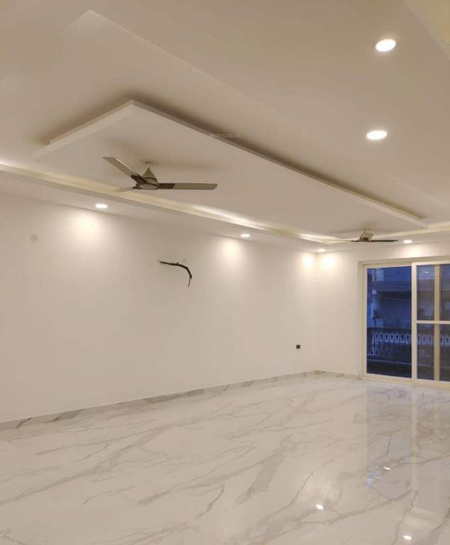  high end 275 sqyd Living Area