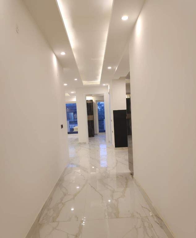  high end 275 sqyd Living Area