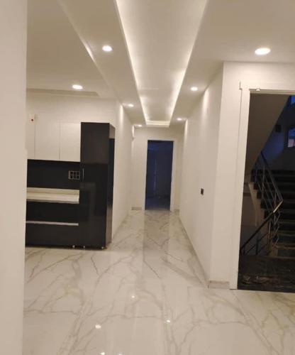  high-end-275-sqyd Living Area