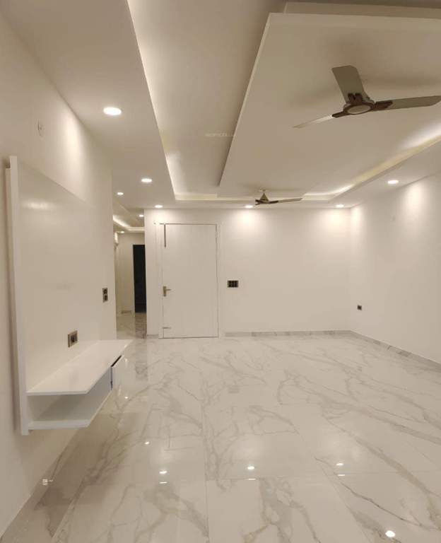  high end 275 sqyd Living Area