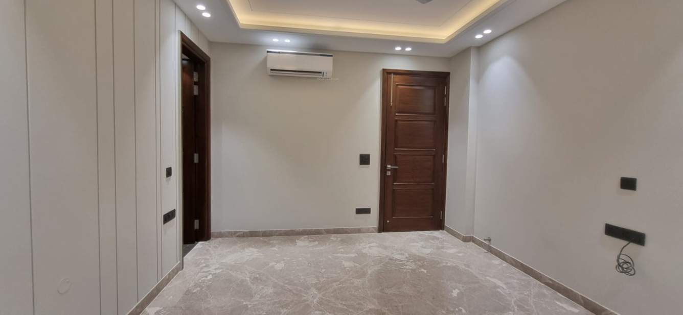  ultra luxurious floors Living Area