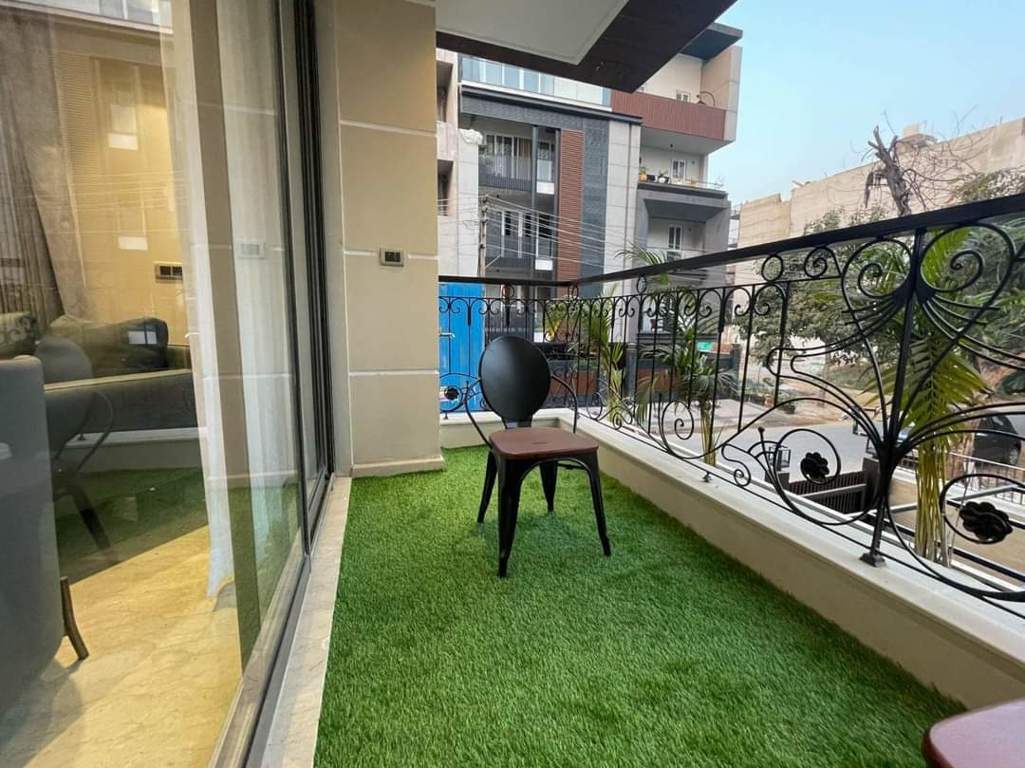  ghar platinum floors 4000 sqft Balcony