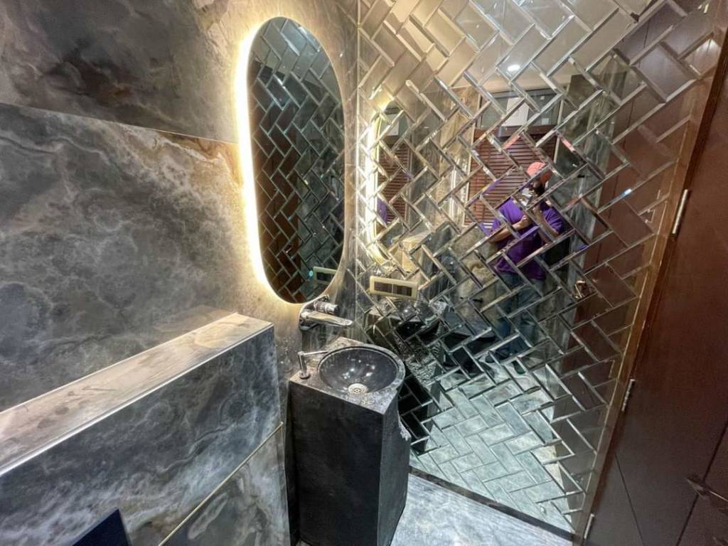  ghar platinum floors 4000 sqft Bathroom