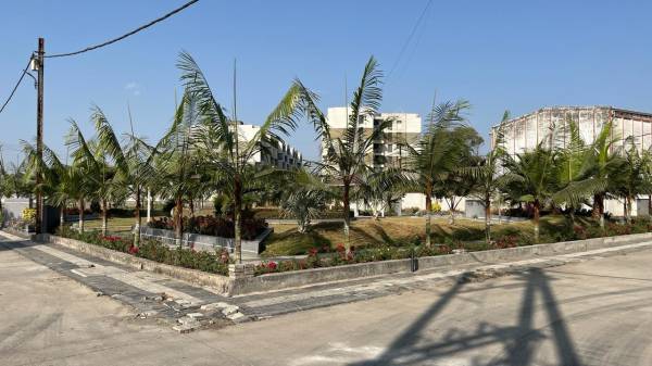  victoria-milan-extension Plot