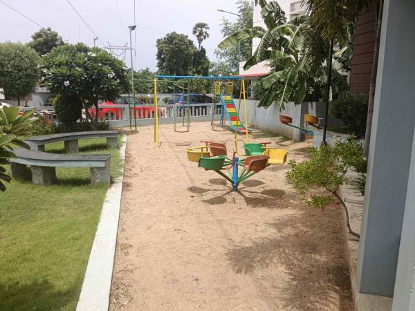  crystal-gate Children's play area