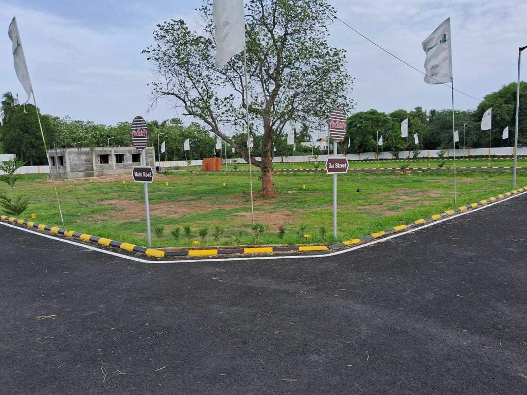  aadhira Plot
