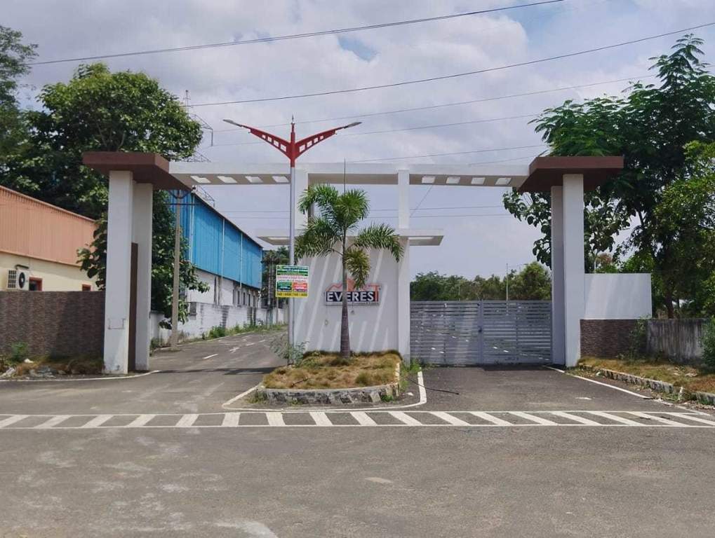  everest global city Elevation