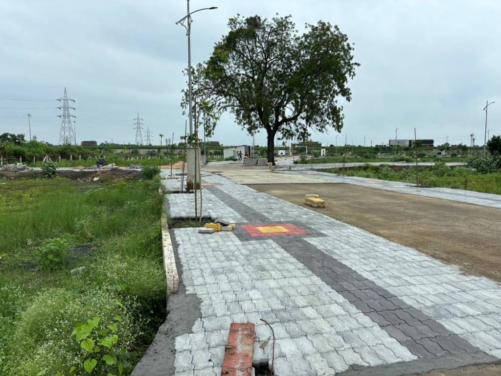 nivaasa retreat Plot