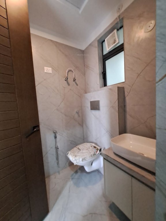  capital home luxury floors Bathroom