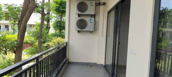  door-luxury-builder-floor-6 Balcony