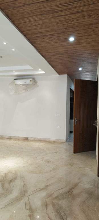  door luxury builder floor 6 Bedroom