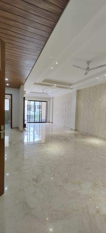  door luxury builder floor 6 Bedroom