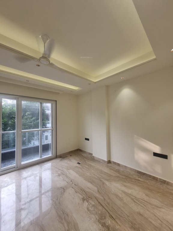  construction and floors 3 Living Area